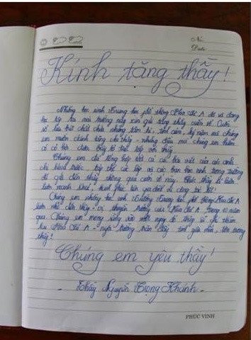 Tam biet thay hieu truong, hoc tro xep hang chia tay day luu luyen hinh anh 6