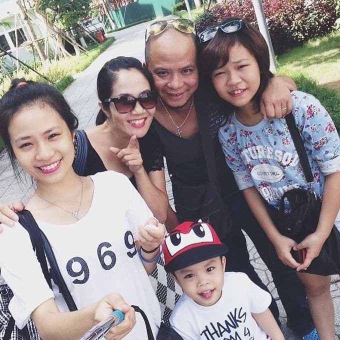 ngay-ay-bay-gio-cua-dien-vien-nhung-ngon-nen-trong-dem-phan-1-9