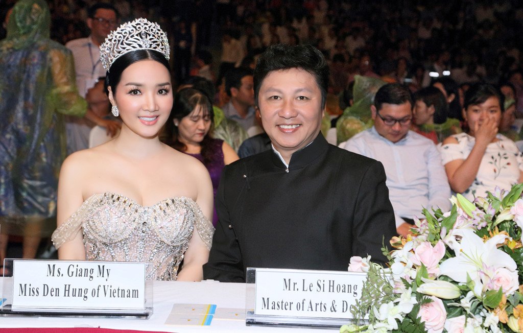 Giam khao Giang My: 'Huyen My khong can phai khoc am i' hinh anh 2