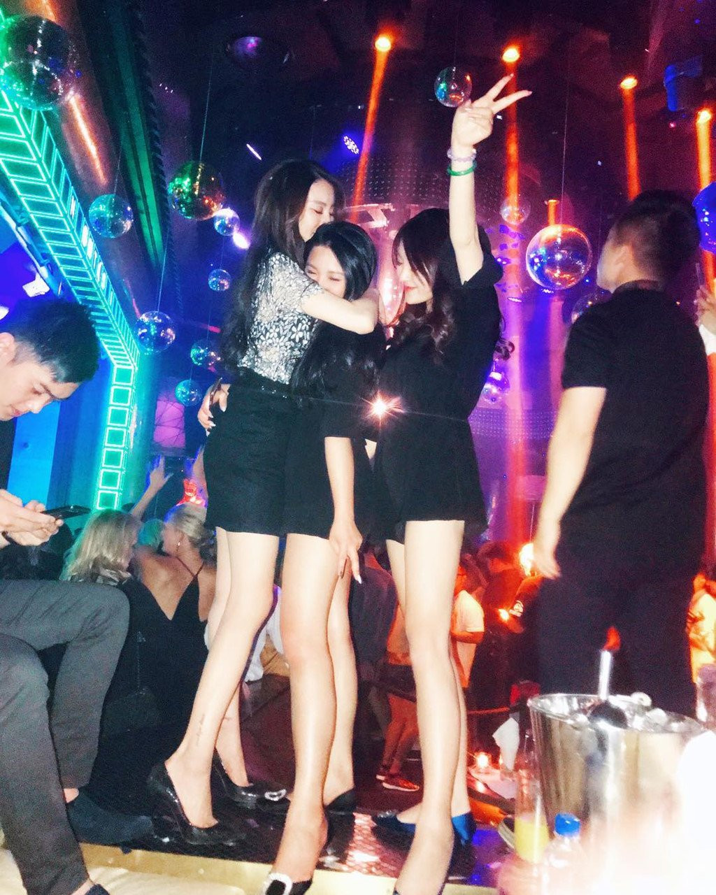 The he con nha giau Trung Quoc: An bam hay thien tai ngam thia vang? hinh anh 4