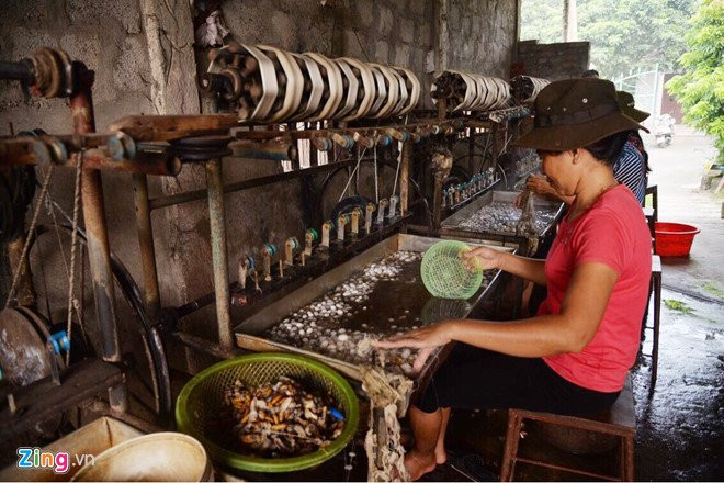 Nguoi chuyen ban lua cho Khaisilk o lang nghe Nha Xa noi gi? hinh anh 2