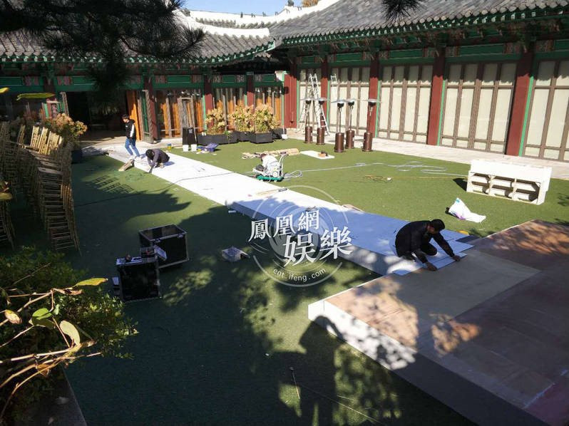 Dam cuoi Song Hye Kyo - Song Joong Ki: Le duong don so, phu kin hinh anh 5