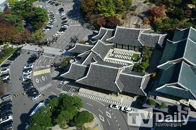 Song Joong Ki hon Song Hye Kyo say dam trong le cuoi hinh anh 21