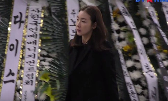 Song Joong Ki voi den vieng Kim Joo Hyuk ngay sau le cuoi hinh anh 2