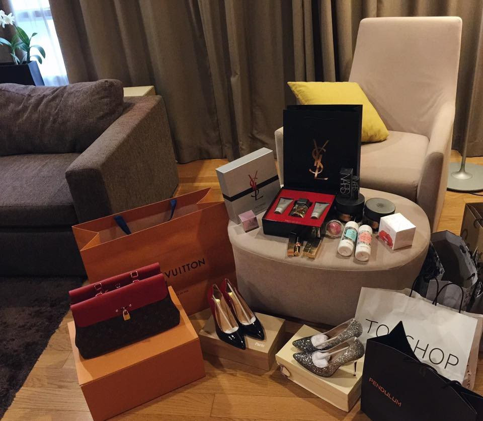 Cuoc song sang chanh dat day hang hieu cua tan Hoa hau Dai duong hinh anh 13