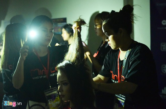 VTV6 ne tranh tra loi viec phat song truc tiep ban ket Hoa hau Hoan vu hinh anh 1