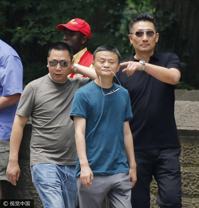 Trieu Vy va khoi tai san gan mot ty USD hinh anh 3