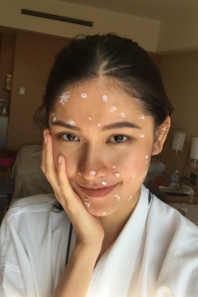 A hau Thuy Dung bi thuy dau truoc them chung ket Hoa hau Quoc te hinh anh 1