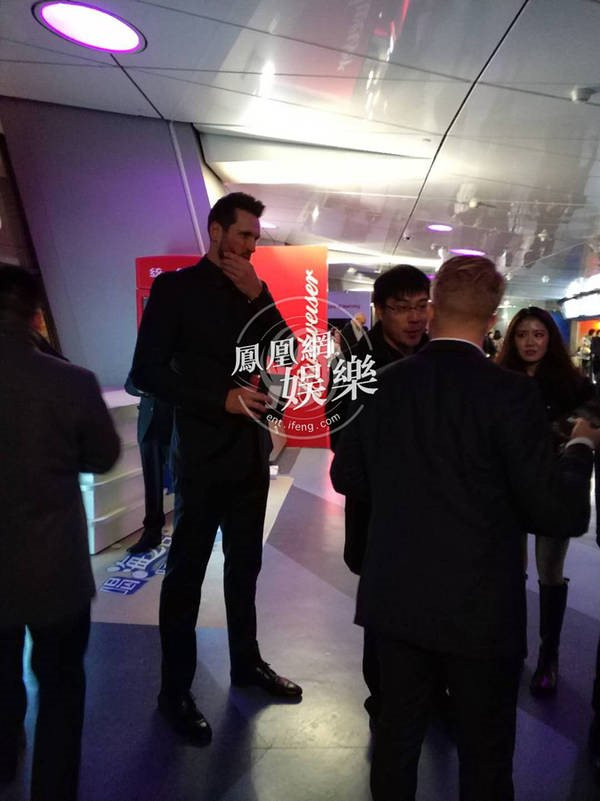 Canh sat Trung Quoc huy ngang buoi tiec cua Victoria's Secret hinh anh 4