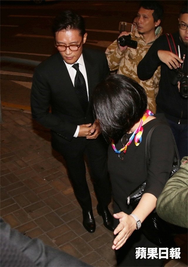 Anh ca showbiz Hoa ngu qua doi: Thanh Long, Chan Tu Dan den vieng hinh anh 7