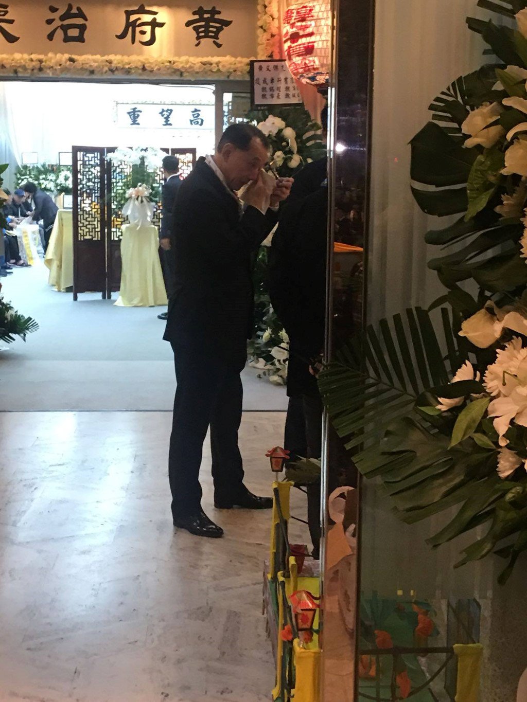 Anh ca showbiz Hoa ngu qua doi: Thanh Long, Chan Tu Dan den vieng hinh anh 12