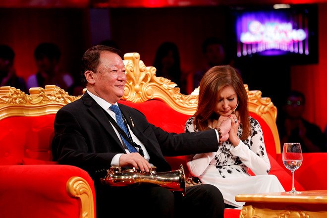 Danh ca Hoa Mi va su that sau tai tieng bo chong khiem thi hinh anh 1