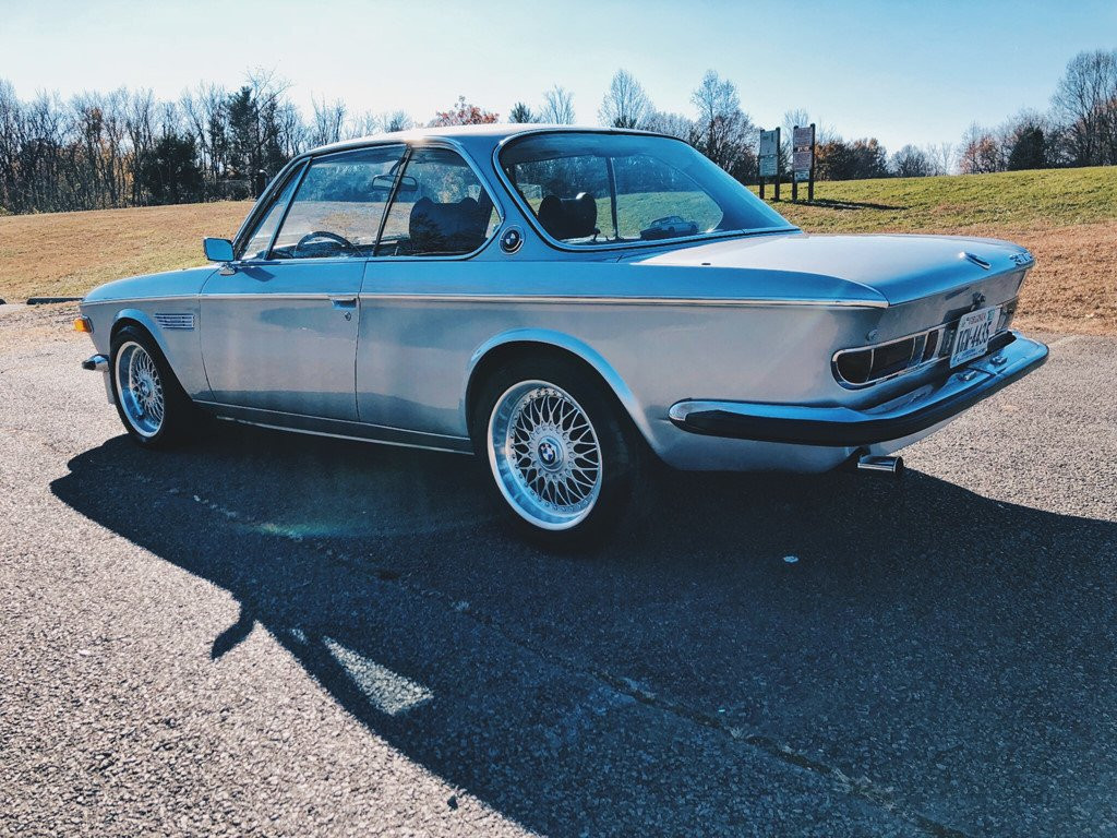 Xe the thao hai cua BMW bo hoang 7 nam duoc ban dau gia hinh anh 4