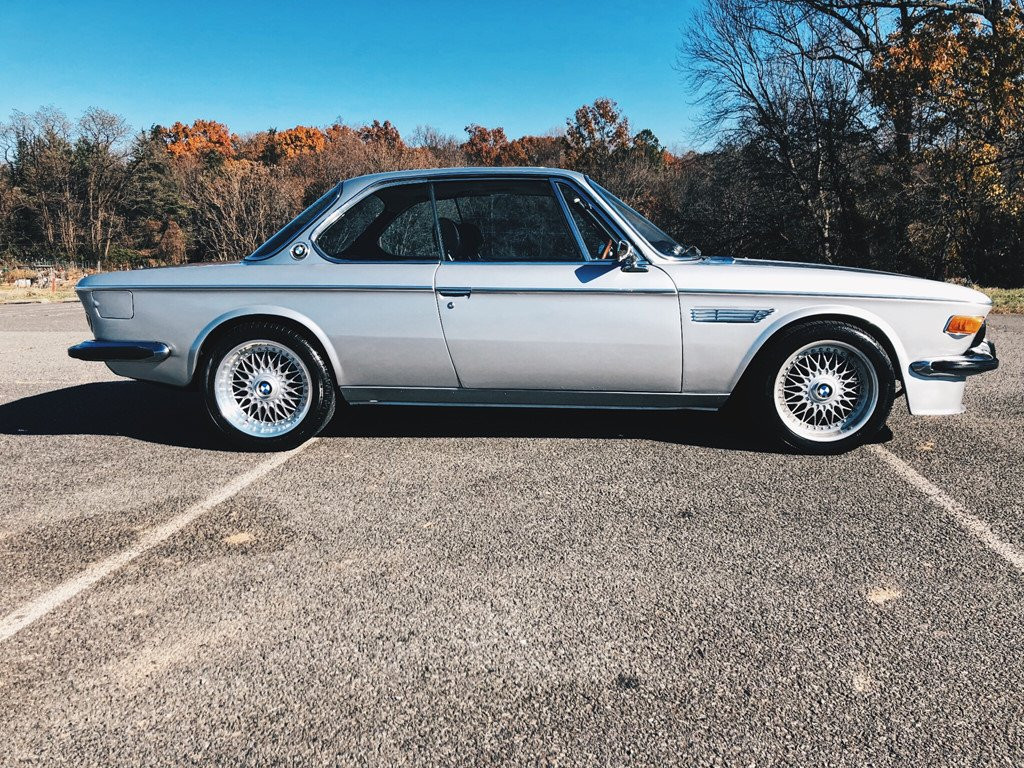 Xe the thao hai cua BMW bo hoang 7 nam duoc ban dau gia hinh anh 3