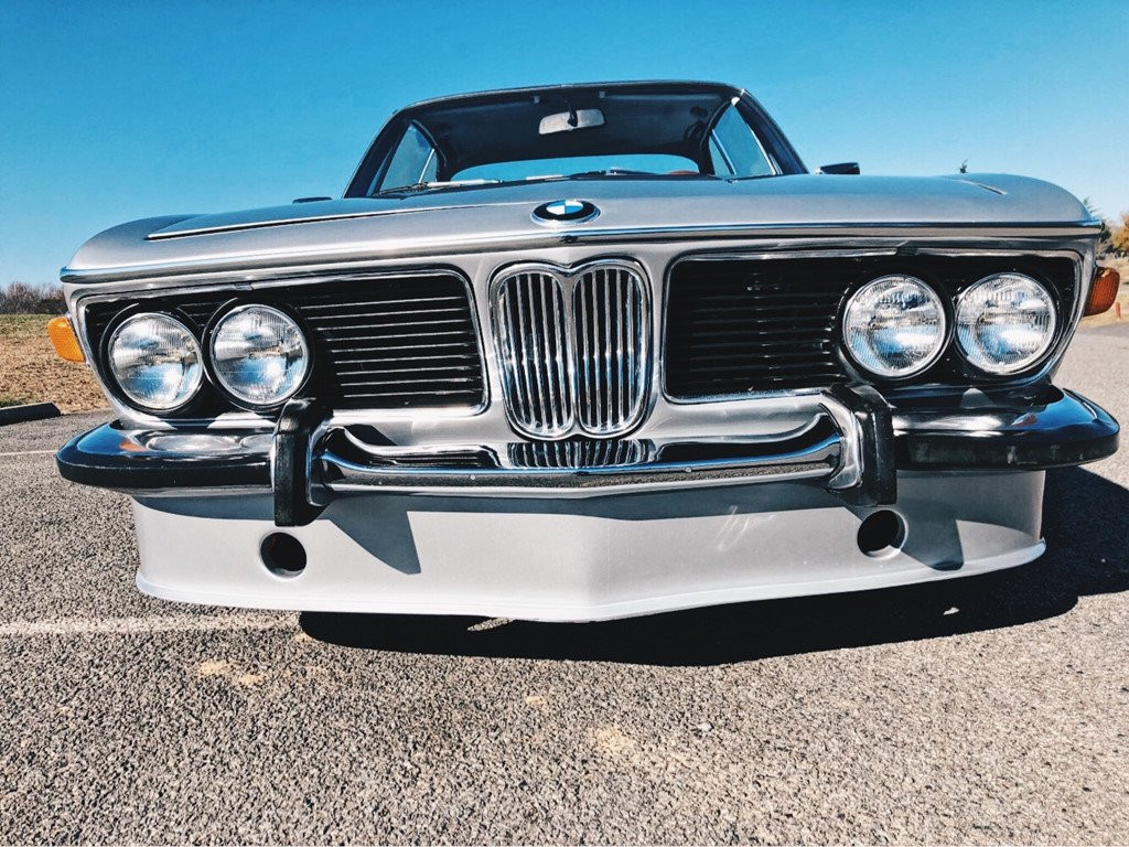 Xe the thao hai cua BMW bo hoang 7 nam duoc ban dau gia hinh anh 9