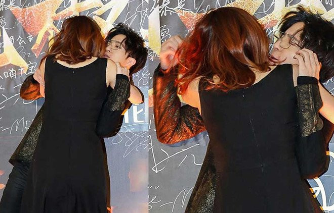 Tai tu Trung Quoc kho chiu khi bi MC nu cuong hon tren tham do hinh anh 1