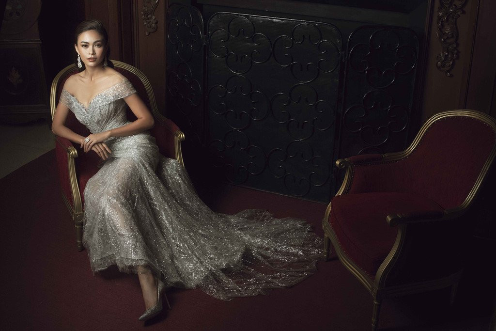 Mau Thuy noi gi ve tin don dang quang Hoa hau Hoan vu nho mua giai? hinh anh 1