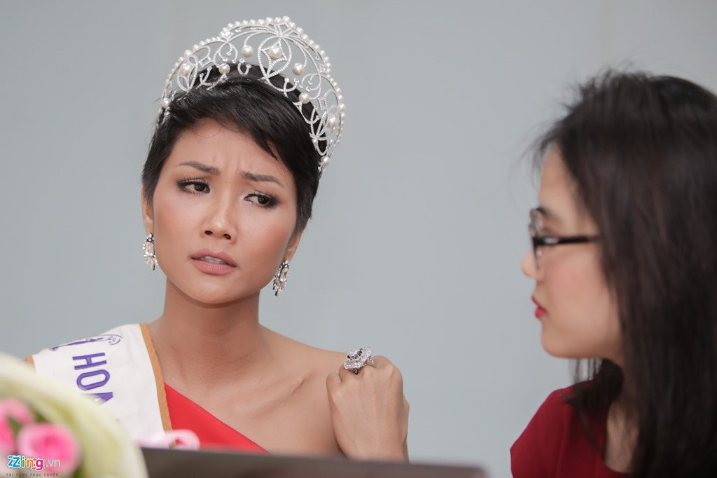 Can canh nhan sac cuon hut cua Hoa hau H'Hen Nie hinh anh 4