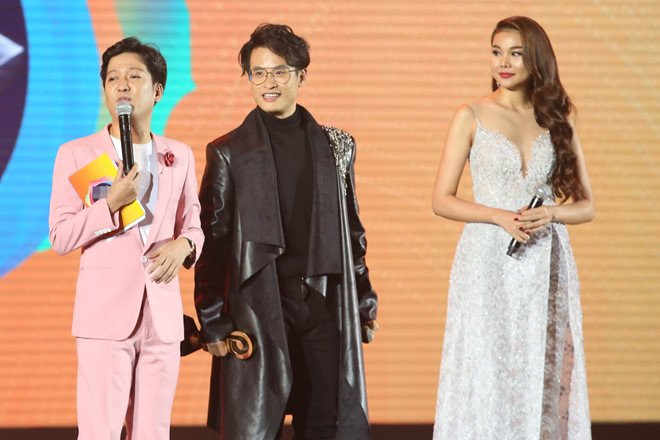 Truong Giang thua nhan lam MC te khi mac loi doc sai ten, dua kem vui hinh anh 1