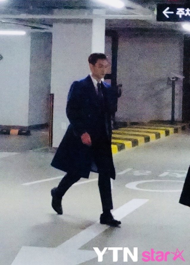 Le cuoi Taeyang: Buc anh hiem hoi cua co dau va chu re hinh anh 2