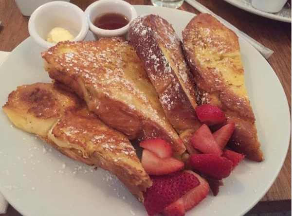 Ngoài ra, cô cũng ăn khẩu phần hạn chế, không nạp quá 1.500 calories mỗi ngày để giảm cân.