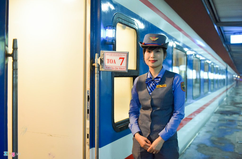 Chuyen tau cuoi nam ngap tran khong khi Tet hinh anh 4