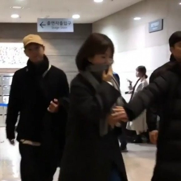 Song Hye Kyo, Song Joong Ki hen ho kin dao sau ket hon hinh anh 2