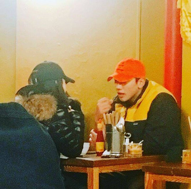 Kim Tae Hee va Bi Rain hen ho tai quan an Viet o Seoul hinh anh 1