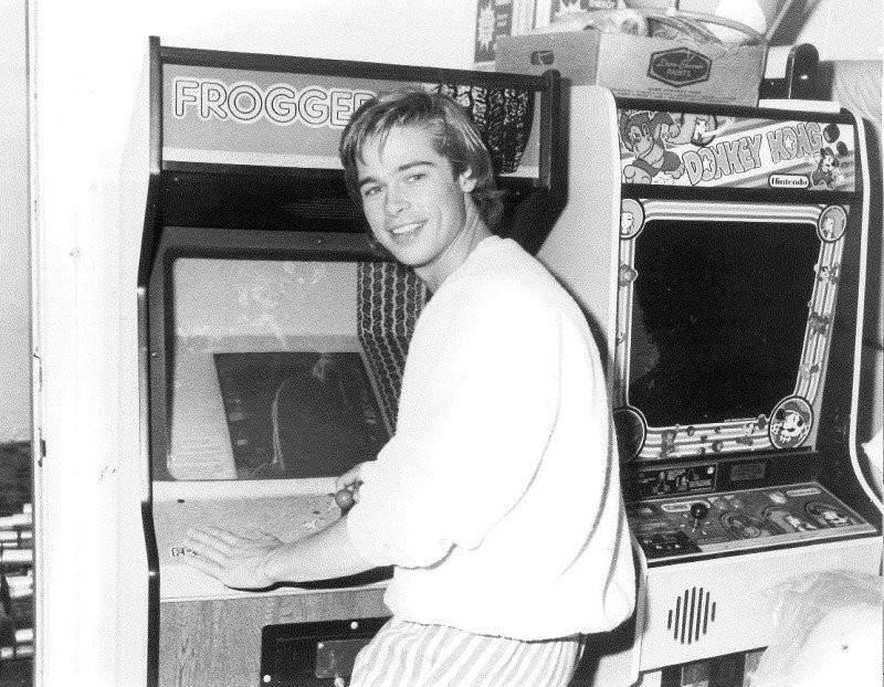 Ve dien trai cua Brad Pitt thoi tre trong bo anh chua tung cong bo hinh anh 3