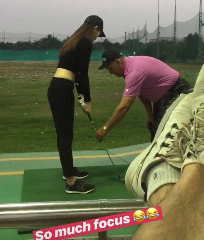 Lo anh Ky Duyen di bar cung tinh cu Angela Phuong Trinh hinh anh 2