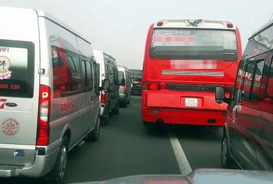 Khoi mu cao toc dan den tai nan lien hoan lam 4 nguoi bi thuong hinh anh 3