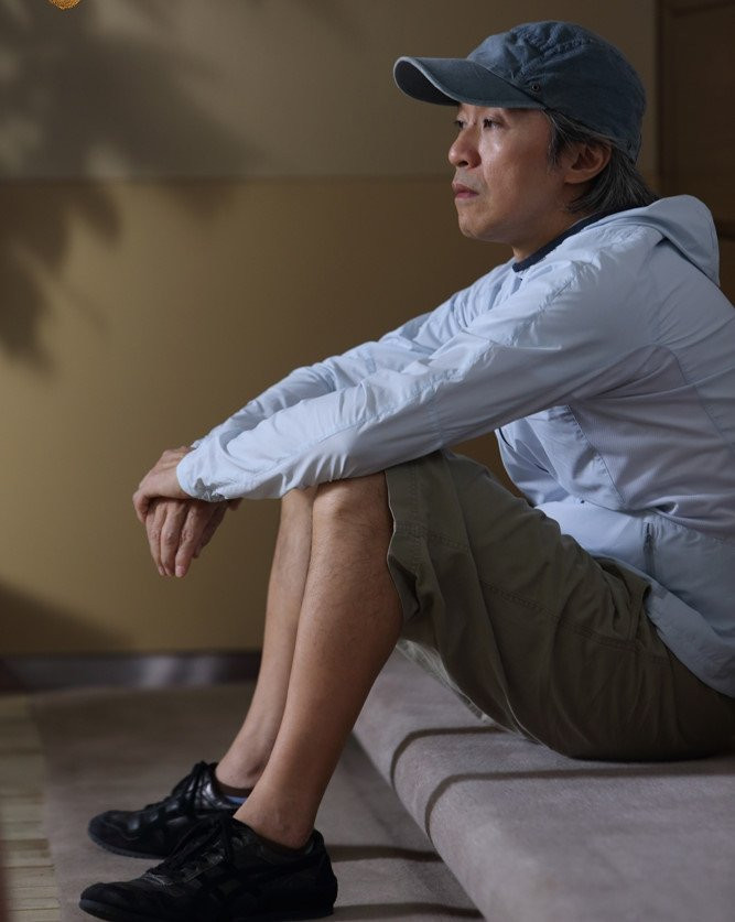 Ban than va tro ly ven man bi an ve 'vua thi phi' Chau Tinh Tri hinh anh 6