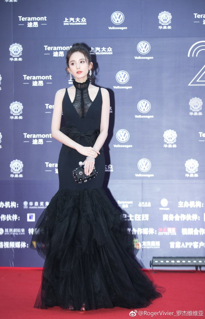 Lam Tam Nhu, On Bich Ha noi bat ben dan sao tre tren tham do Hoa Dinh hinh anh 6