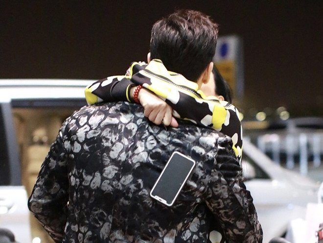 Sao nu goc Viet va chong tre bi chi trich co tinh chieu tro gay chu y hinh anh 2