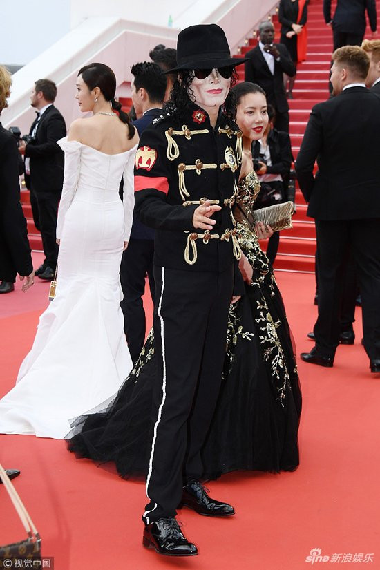 Loạt mỹ nhân Trung Quốc lăng xê mốt ngực phẳng trên thảm đỏ Cannes - 8