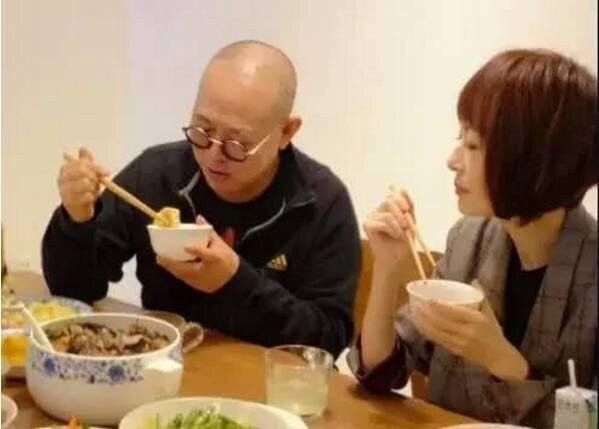 Cong dong fan the gioi lo lang va cau nguyen cho Ly Lien Kiet hinh anh 2