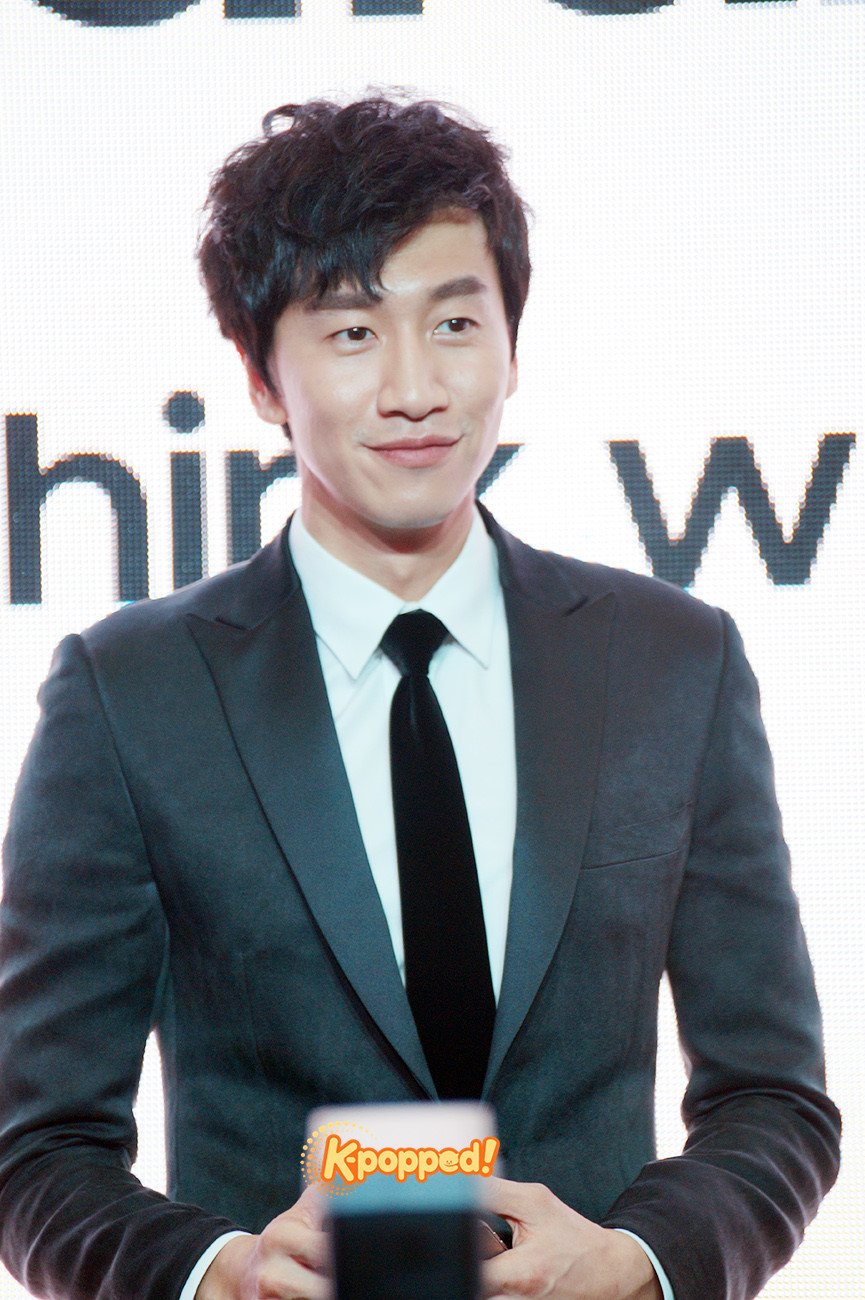 Hang loat nghe si bi yeu cau tu hinh: Fan Han ngay cang cuc doan? hinh anh 2