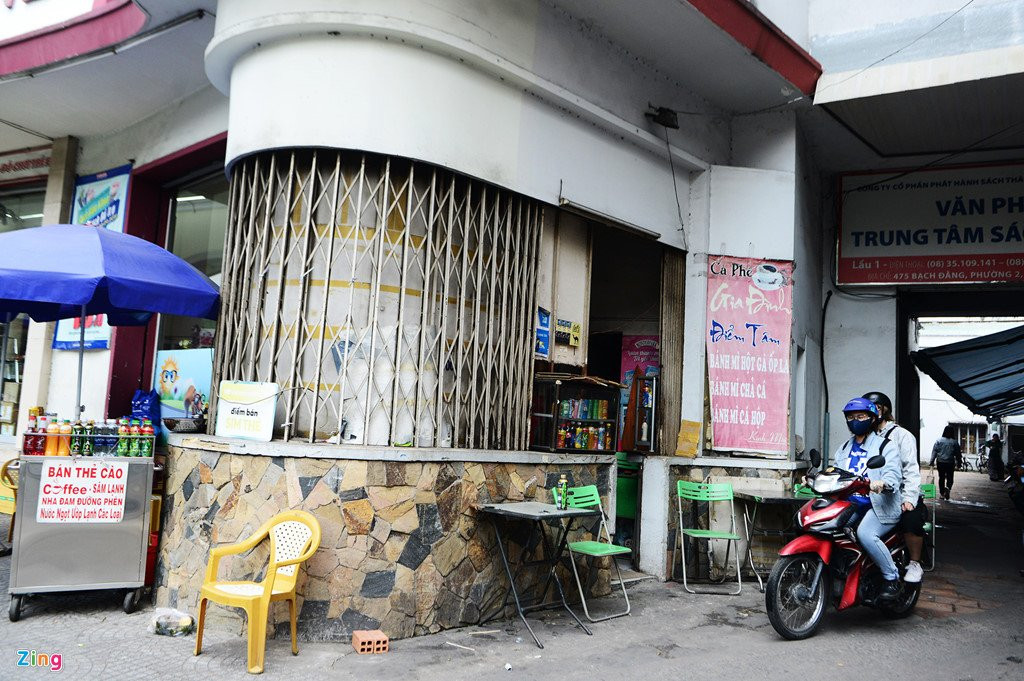 Quan nao o TP.HCM cung co dat cong bo hoang, xe thit cho thue gia beo hinh anh 10