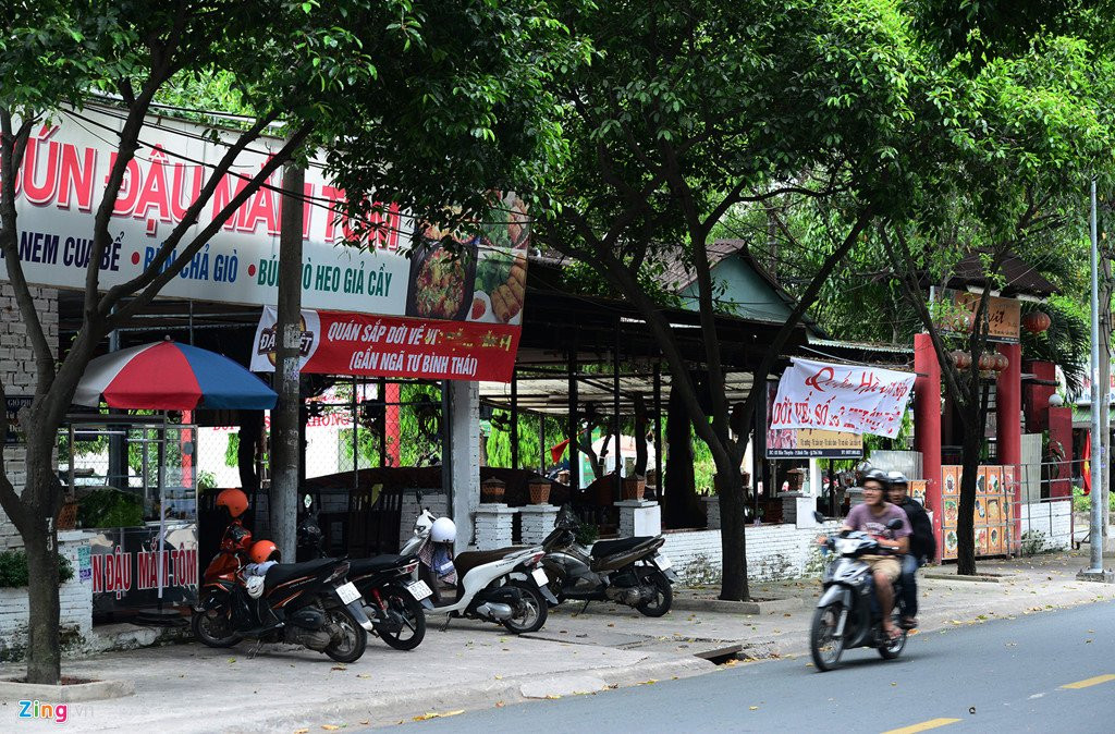 Quan nao o TP.HCM cung co dat cong bo hoang, xe thit cho thue gia beo hinh anh 7