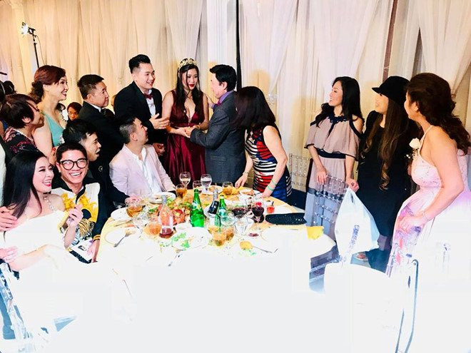 Nghe si Viet du le cuoi con gai NSND Hong Van o My hinh anh 5