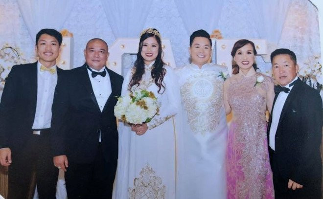 Nghe si Viet du le cuoi con gai NSND Hong Van o My hinh anh 3