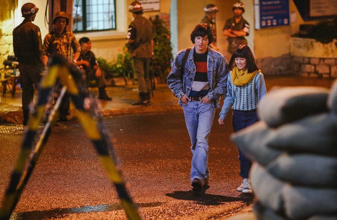 Tiến Vũ được yêu mến khi đóng vai chàng Đông Hồ, diễn cùng Hoàng Yến Chibi trong phim Tháng năm rực rỡ.