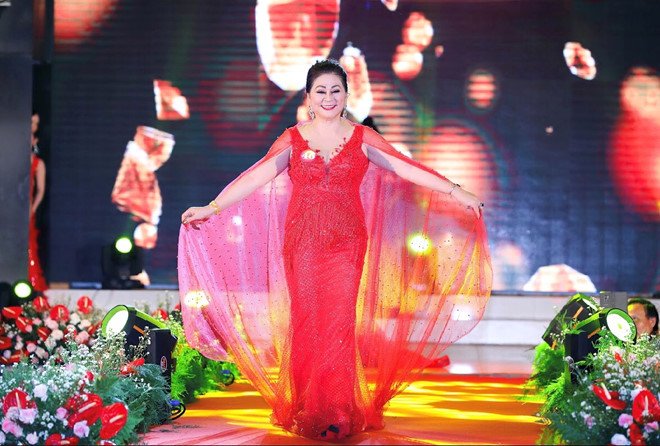 Chung ket Duyen dang doanh nhan Viet ngung ngang vi bi cat dien hinh anh 2