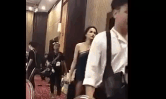 Nhung lan sao Viet bi yeu cau roi tham do, bo ve giua chung hinh anh 3