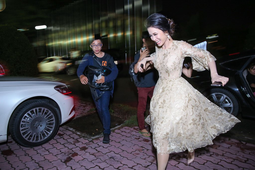 Nhung lan sao Viet bi chi trich vi hon nhien di tre o su kien hinh anh 8