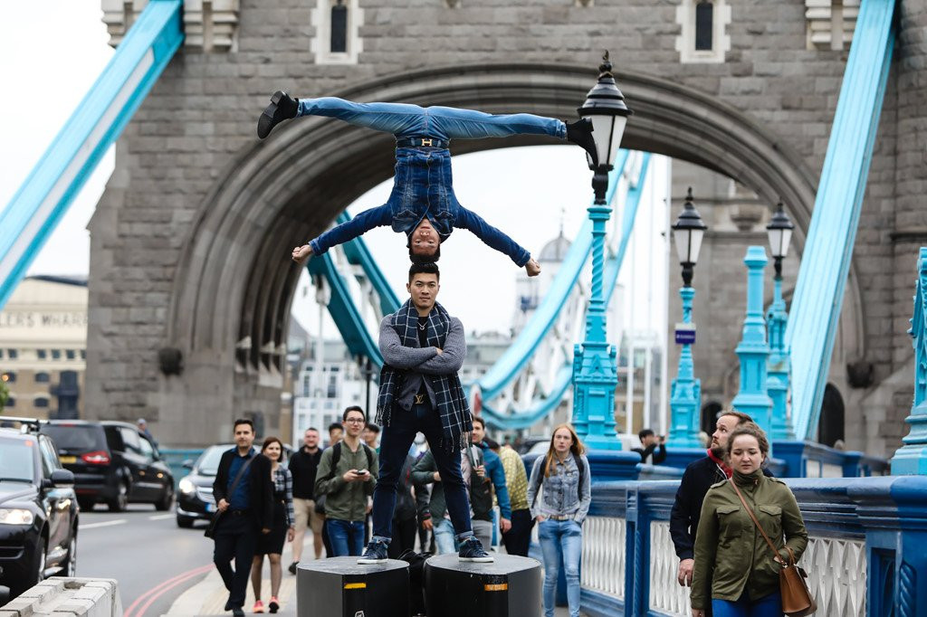 Quoc Co, Quoc Nghiep gay chu y khi chong dau di tren duong pho Anh hinh anh 5