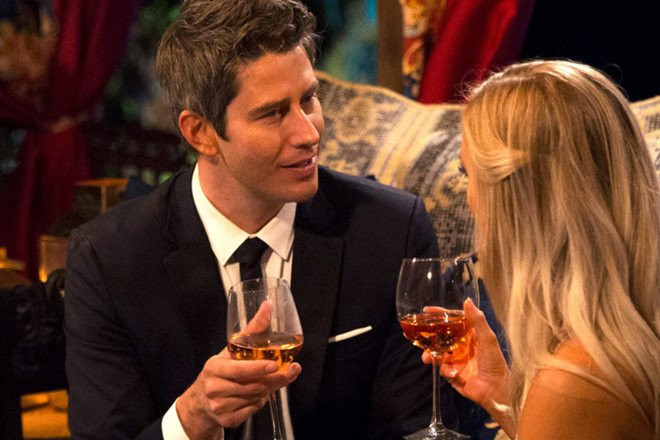 Nhung su that it biet ve game show hen ho dinh dam 'The Bachelor' hinh anh 3