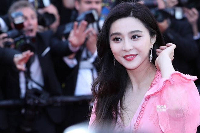 Thuc hu hinh anh Pham Bang Bang bi cong tay, xich chan hinh anh 2