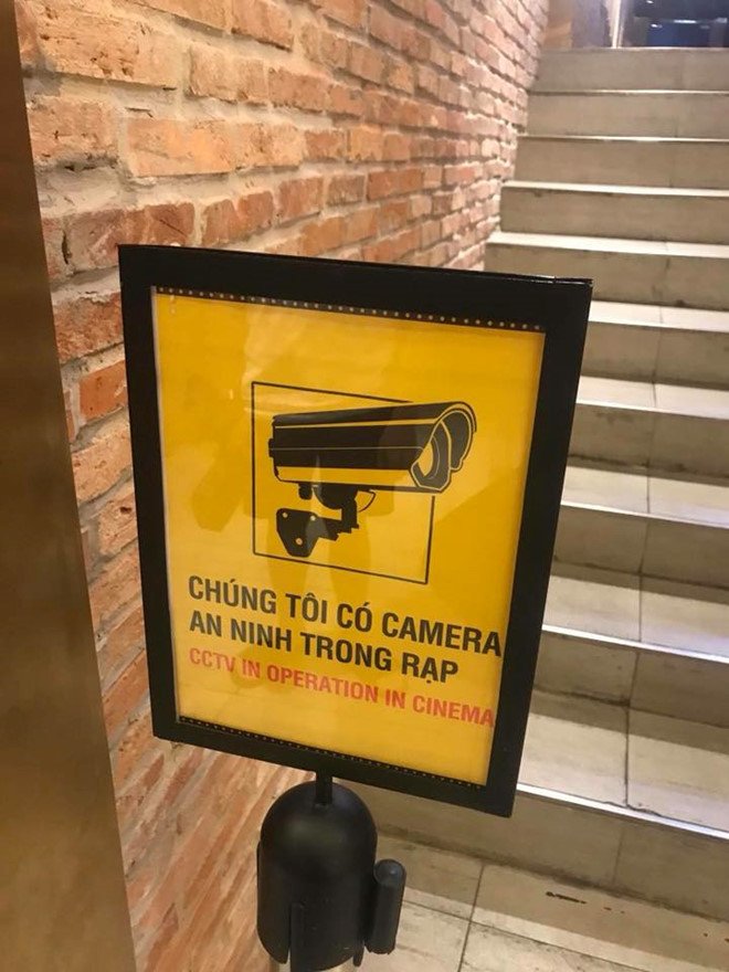 CGV dat bien bao co camera trong rap sau vu anh nong tren ghe sweetbox hinh anh 1
