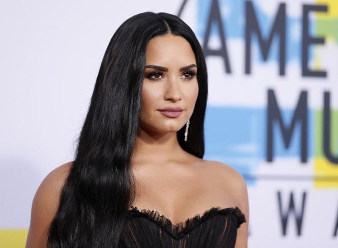 Demi Lovato viet tam thu, lan dau chia se viec nhap vien do soc ma tuy hinh anh 2